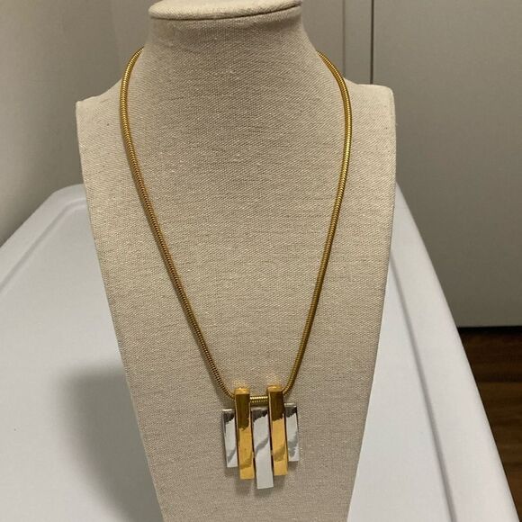 Avon Vintage 1976 Geometric Collection Two Tone Pendant Necklace - Picture 1 of 6